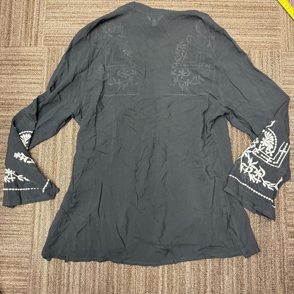 Solitaire Black Blouse with White Embroidery Buttons - Picture 7 of 8